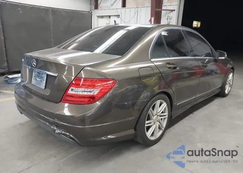2013 Mercedes-Benz C 250 Sport from USA, damaged, VIN WDDGF4HB6DF987903